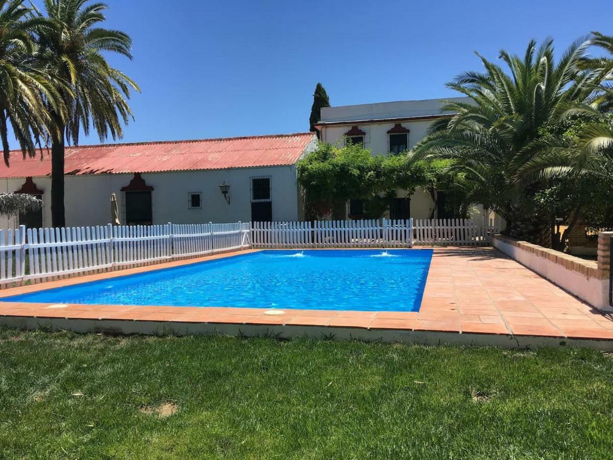 Casa en la campiña sevillana con piscina exclusiva Écija Esterno foto